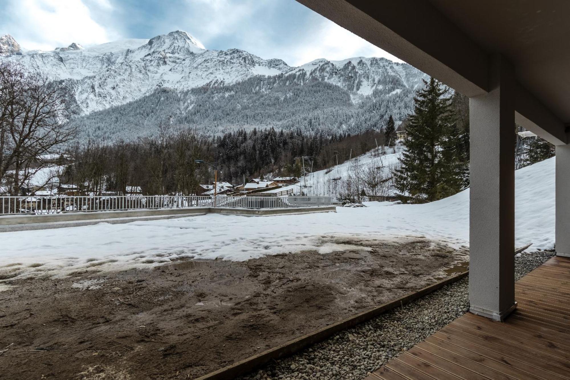 The Bear Apartment เลอุชส์ ภายนอก รูปภาพ