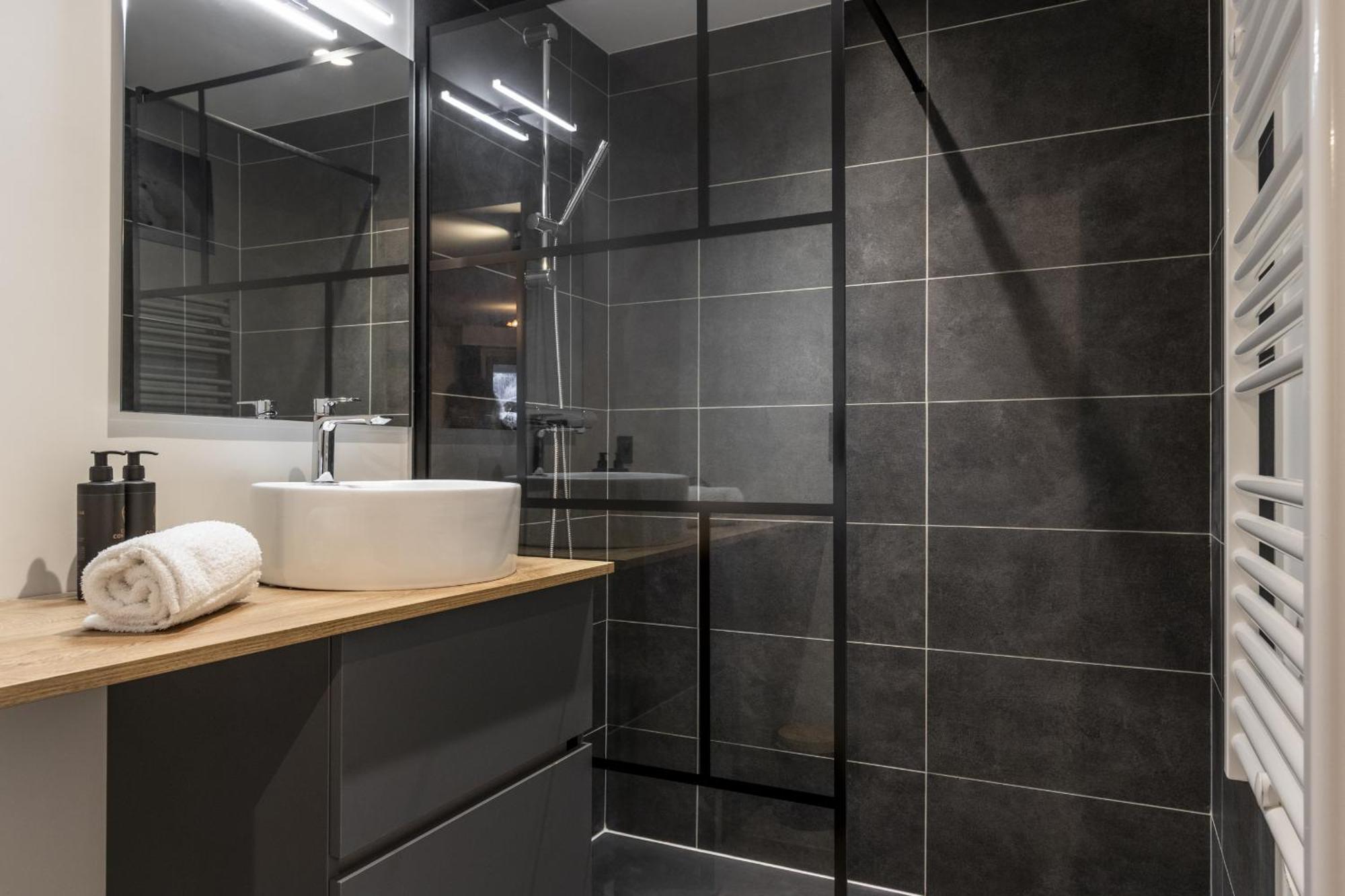 The Bear Apartment เลอุชส์ ภายนอก รูปภาพ